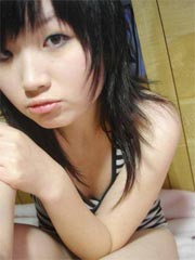 Lovely Asian teen sharing homemade naked pix