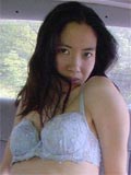 Busty asian girlfriend opens her pussy in car